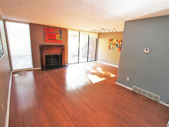 3rd image of 4797 Powderhorn Ln