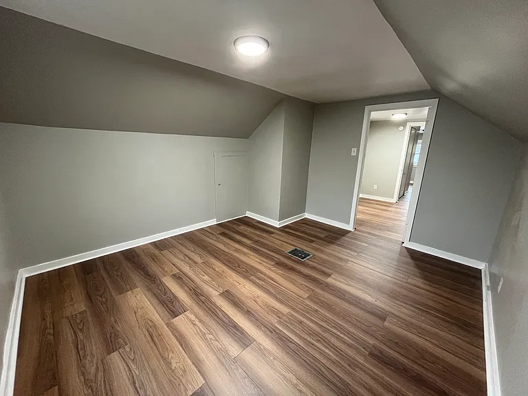 83 Hill St — Photo 9