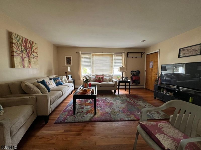 ぷてらす 686 Gates Ter, Union, NJ 07083 | Zillow