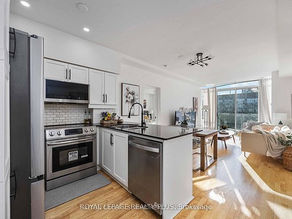 2nd image of 15 Windermere Ave #Penthouse 01