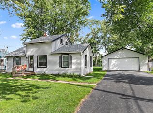 1028 Maple Ave, Machesney Park, IL 61115