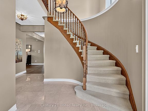 4th image of 1184 Scollard Dr
