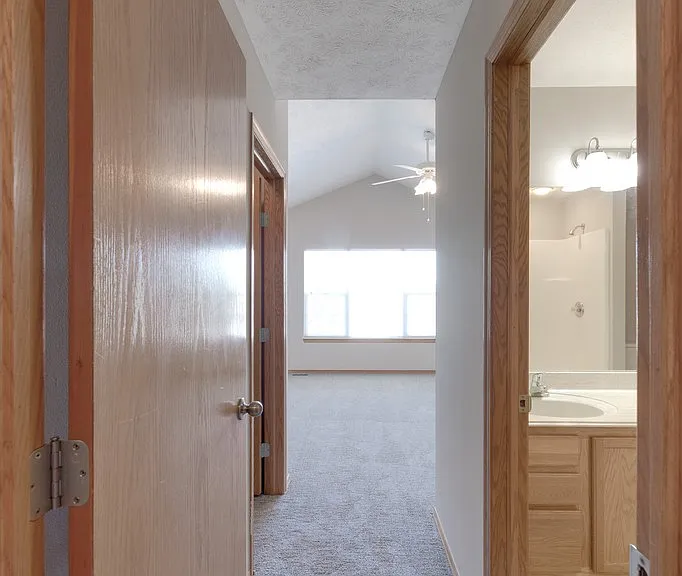513 N Bristol Ct — Photo 13