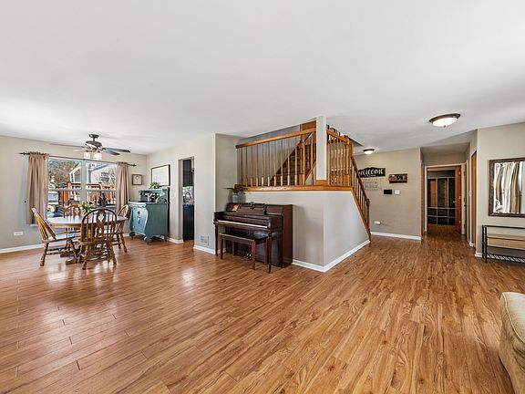 3rd image of 1940 Tanglewood Dr