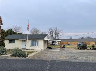 751 Walnut Ln, Grandview, WA 98930