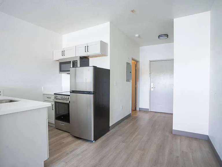 The Onyx at 695 — Photo 3