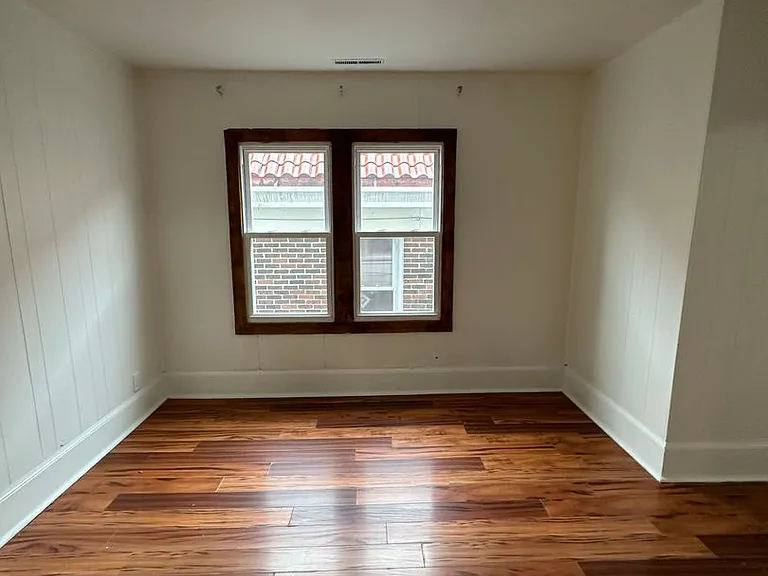 2804 W Lincoln Ave — Photo 2