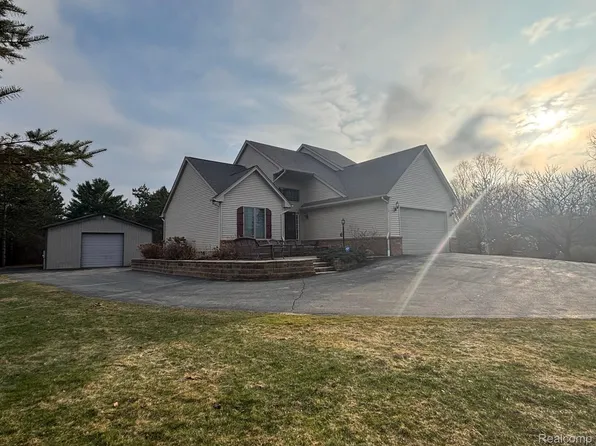 7211 Hewitt Rd, Jeddo, MI 48032