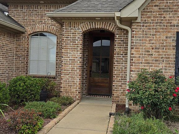 5th image of 139 Coventry Ln