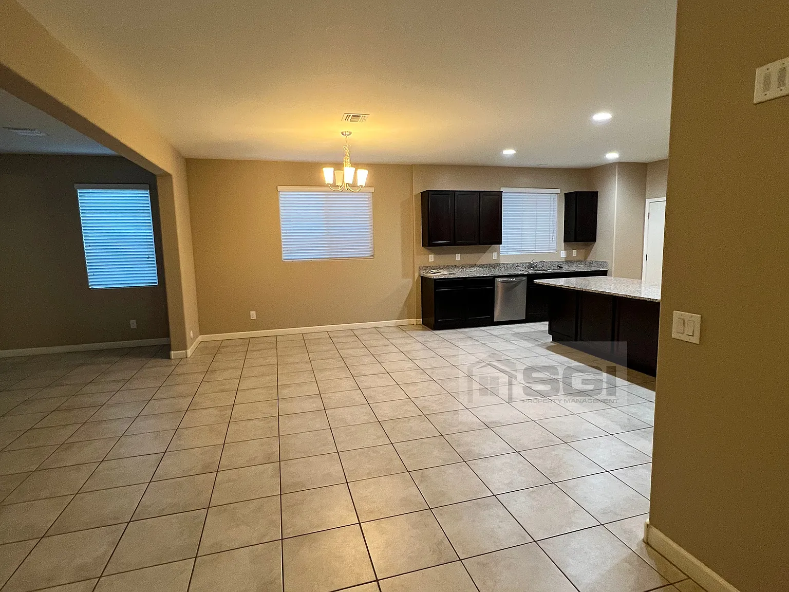 Beautiful Cul-De-Sac Home Near Park! — Photo 3