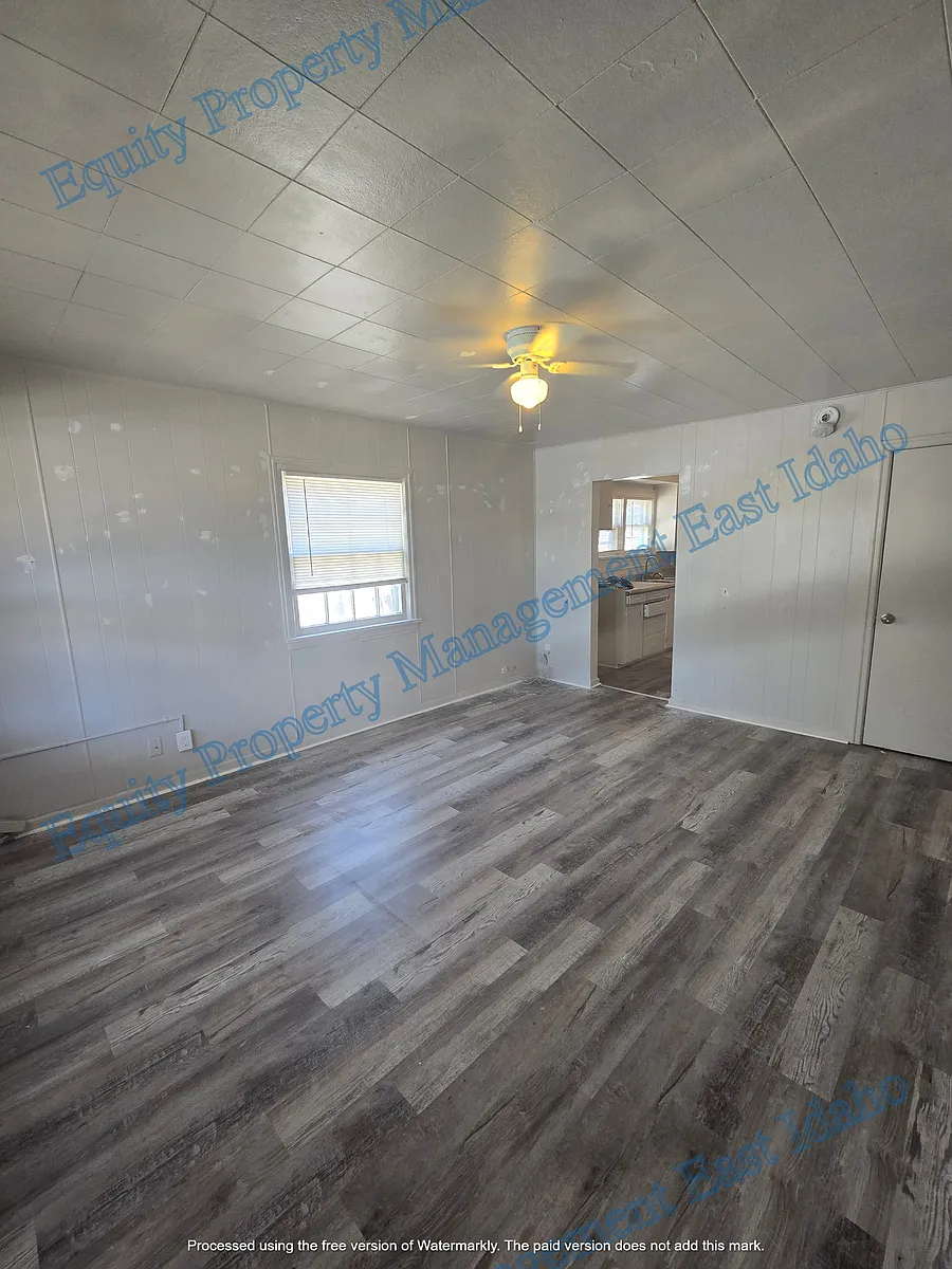 Building Photo - 815 E Clark St #3