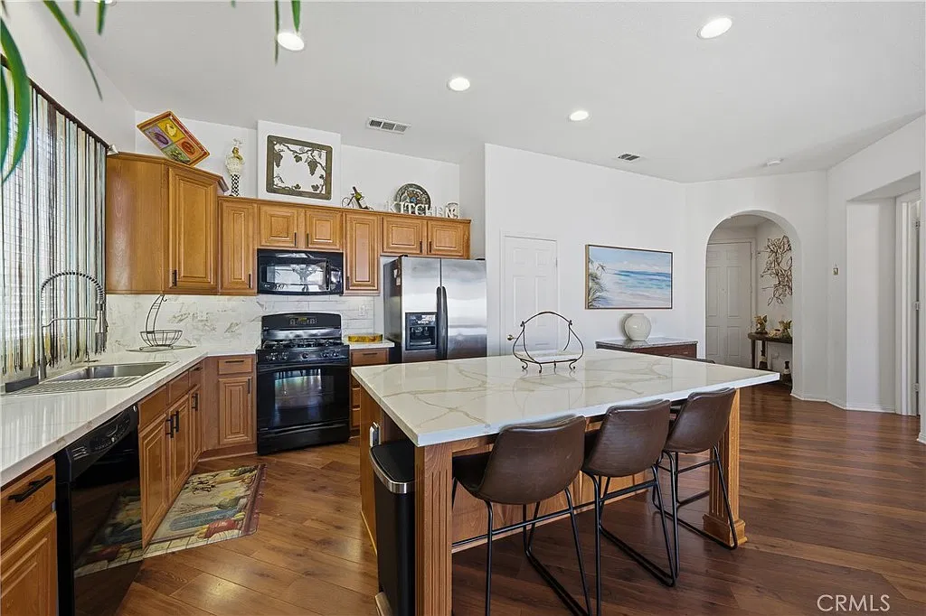 3 bed, 1720 sqft, $3,600 — Photo 3
