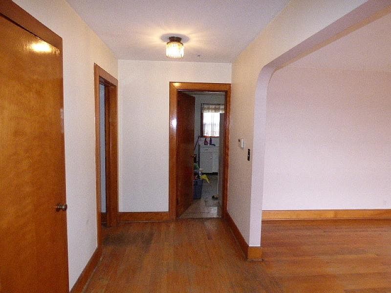 2nd image of 60 Wiltop Rd