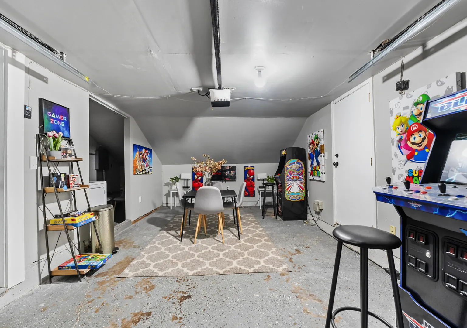 Streamwood Gameroom K/Q Bd Pet Friendly — Photo 2