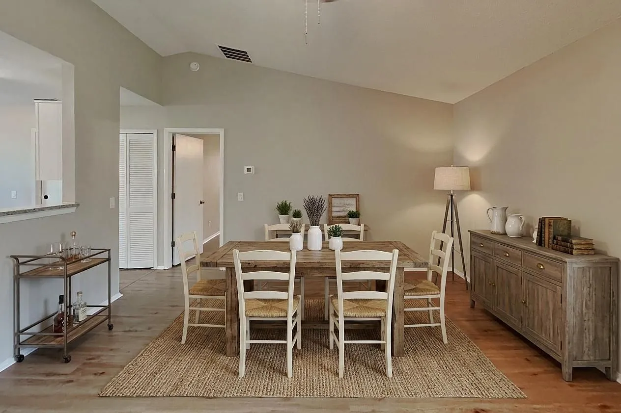 3 bed, 2.0 bath, 1209 sqft, $2,225 — Photo 3