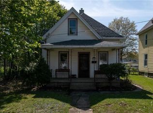 521 7th St SW, Massillon, OH