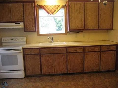 2nd image of 21304 Beechwood Ave