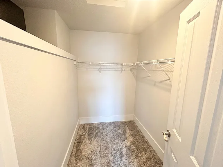 2593 NE Robinson St — Photo 2