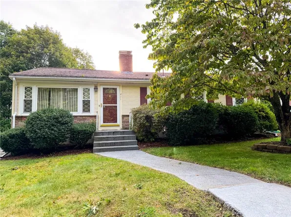 411 Mendon Rd, Woonsocket, RI 02895