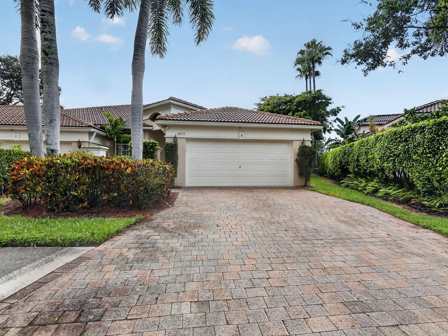 3 bed, 2.0 bath, 1664 sqft, $3,100 — Photo 3