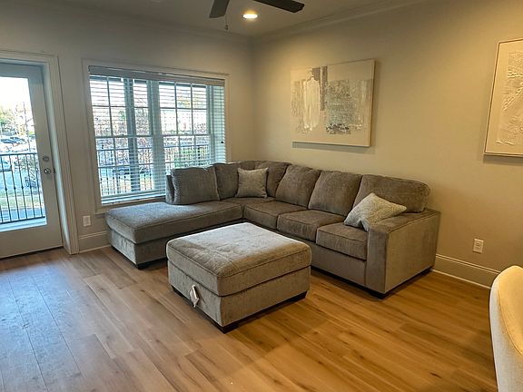 4th image of 908 Queen City Ave #C