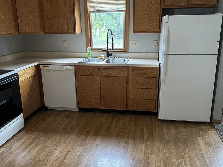 705 E Timber St — Photo 4