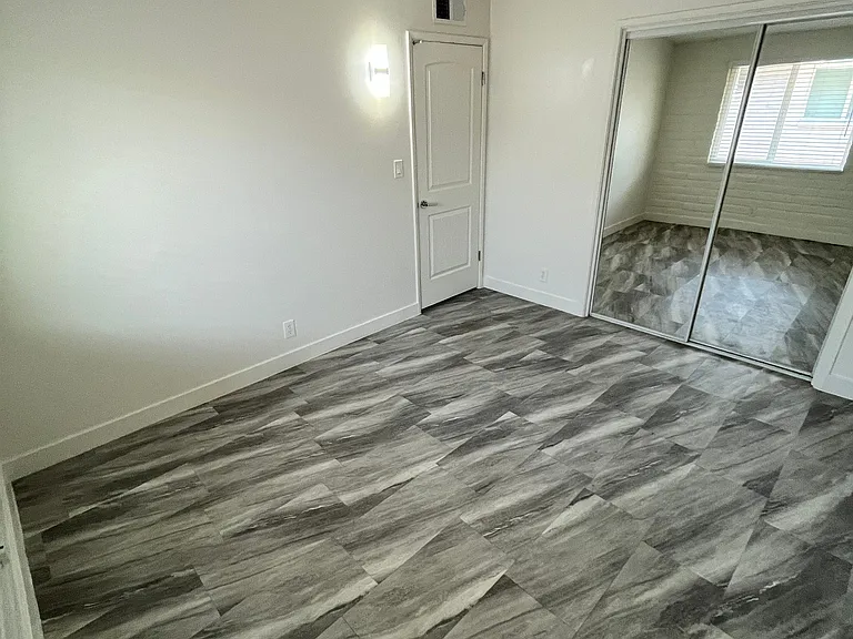 2905 N Euclid Ave — Photo 12