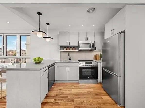 69 Hope St #5B, Brooklyn, NY 11211