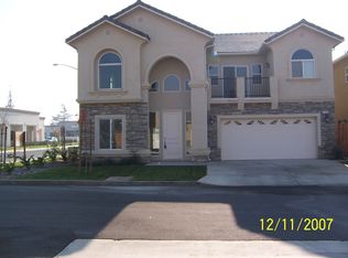 1586 Poe Ln, Clovis, CA 93611