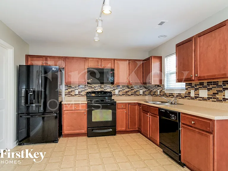667 Field Crossing Ct — Photo 6