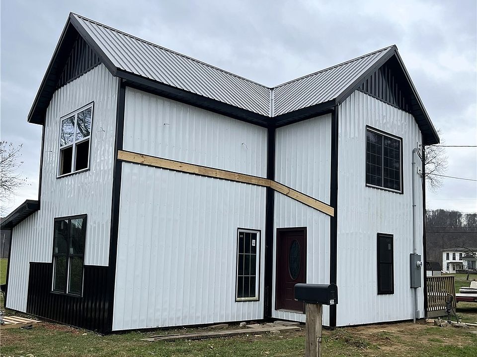 1st image of 215 Winslow St