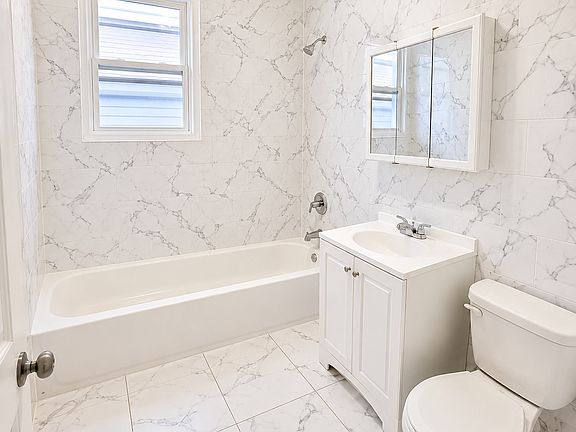 3rd image of 43 Isabella Ave #1L