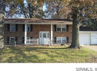 344 S 6th St, Mascoutah, IL