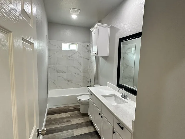 4120 Henderson St — Photo 8