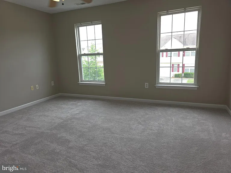 218 Eisenhower Ct — Photo 13