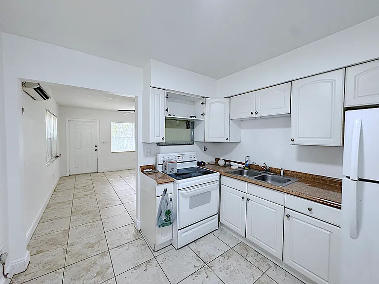 511 SE 2nd Ave #2 — Photo 23