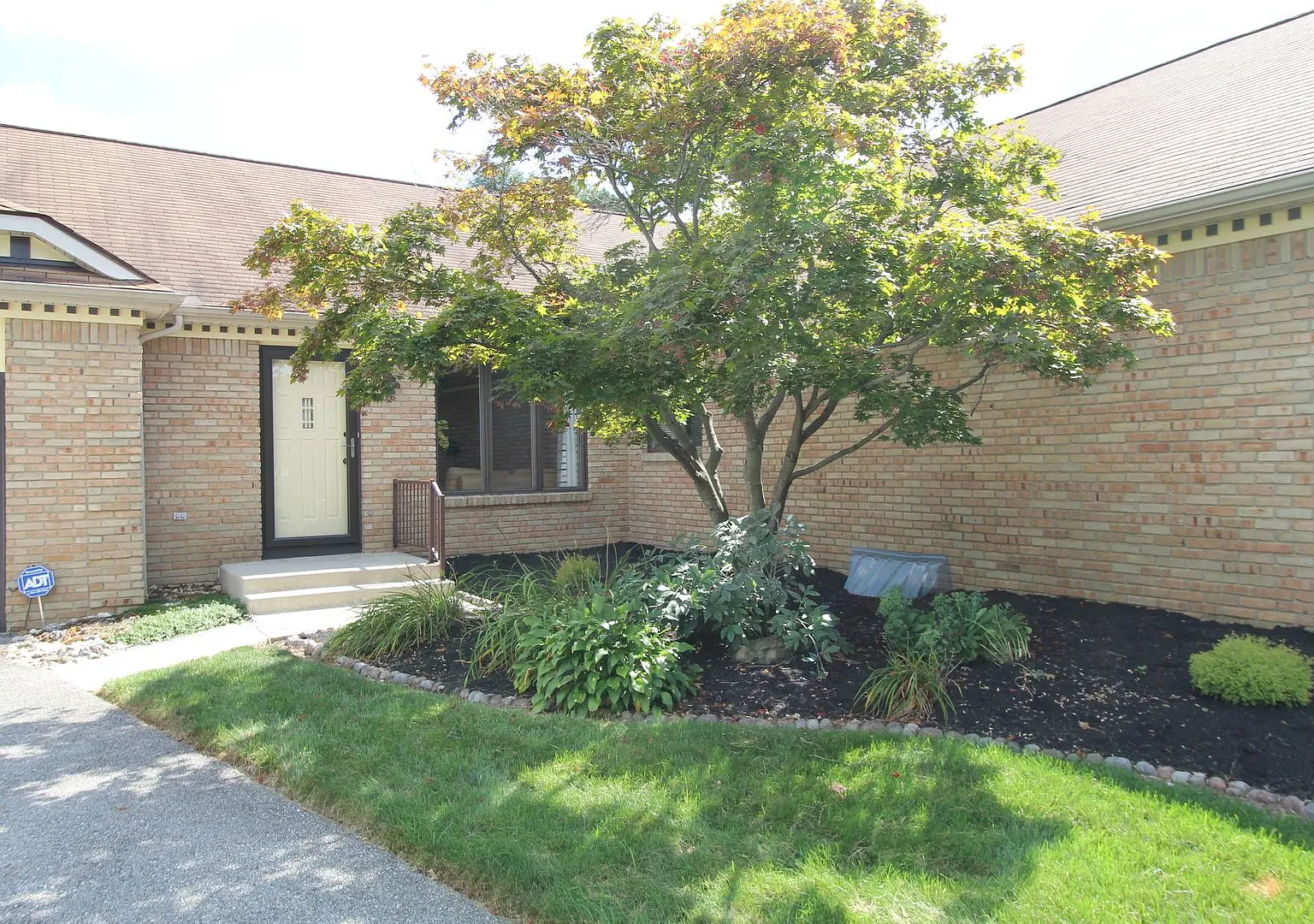 Bayswater Dr. — Photo 3