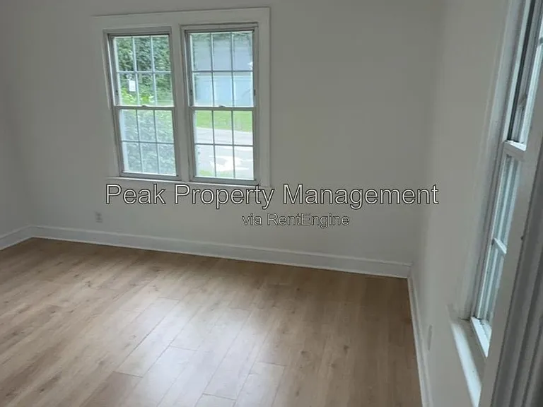 2958 Winston Churchill Dr — Photo 10