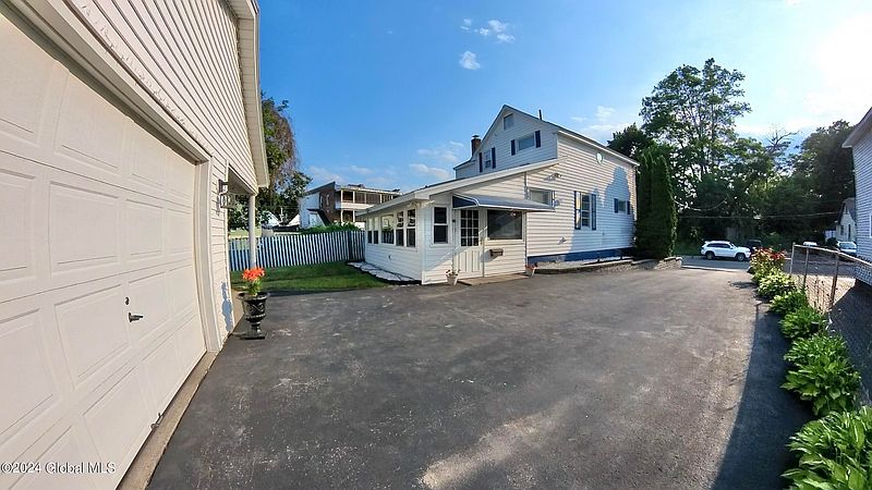 3rd image of 459 Fourth Street