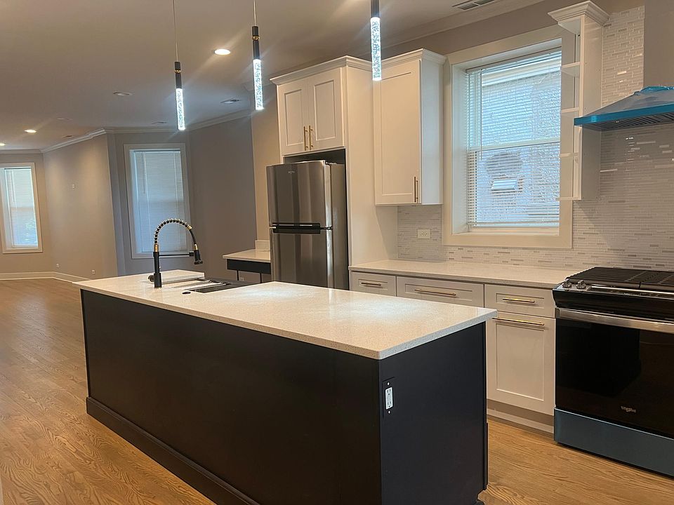 1st image of 4901 W Hutchinson St #1