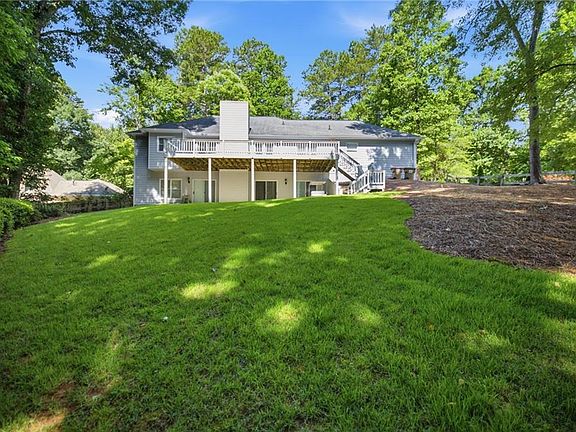 2nd image of 2840 Lake Ct