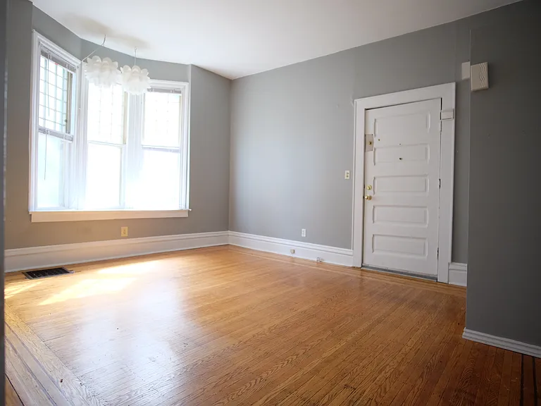 2413 Dupont Ave S #2 — Photo 6