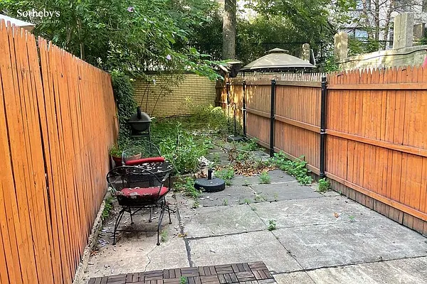 Rented by Sotheby's International Realty | media 12