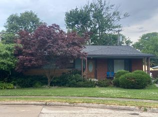 20111 Church Ct, Harper Woods, MI 48225