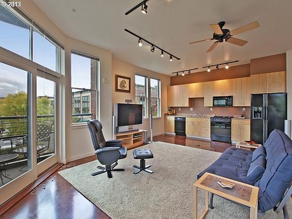 5th image of 1425 NE 61st Ave APT 204