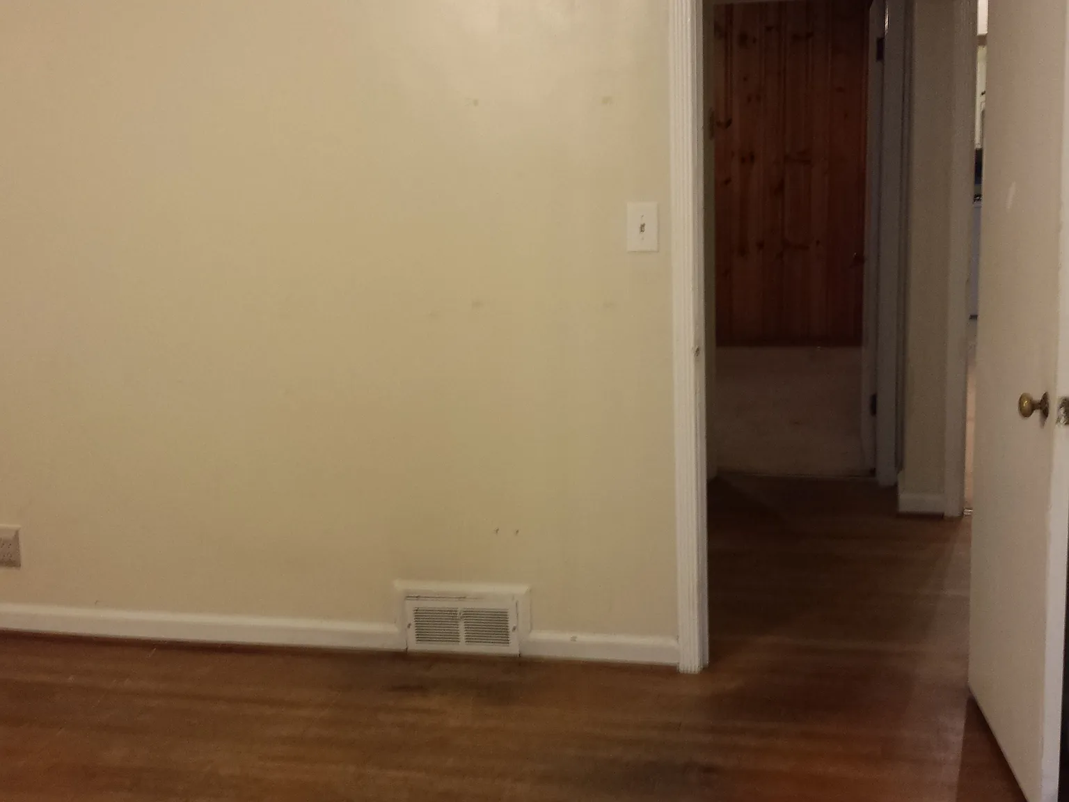 1 bed, 880 sqft, $1,350 — Photo 4