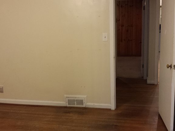 4th image of 1445 Clairmont Rd Unit B
