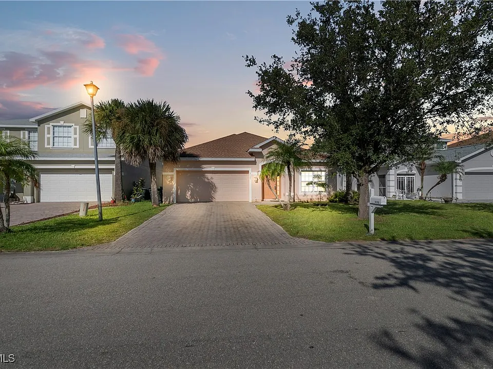 8125 Silver Birch Way