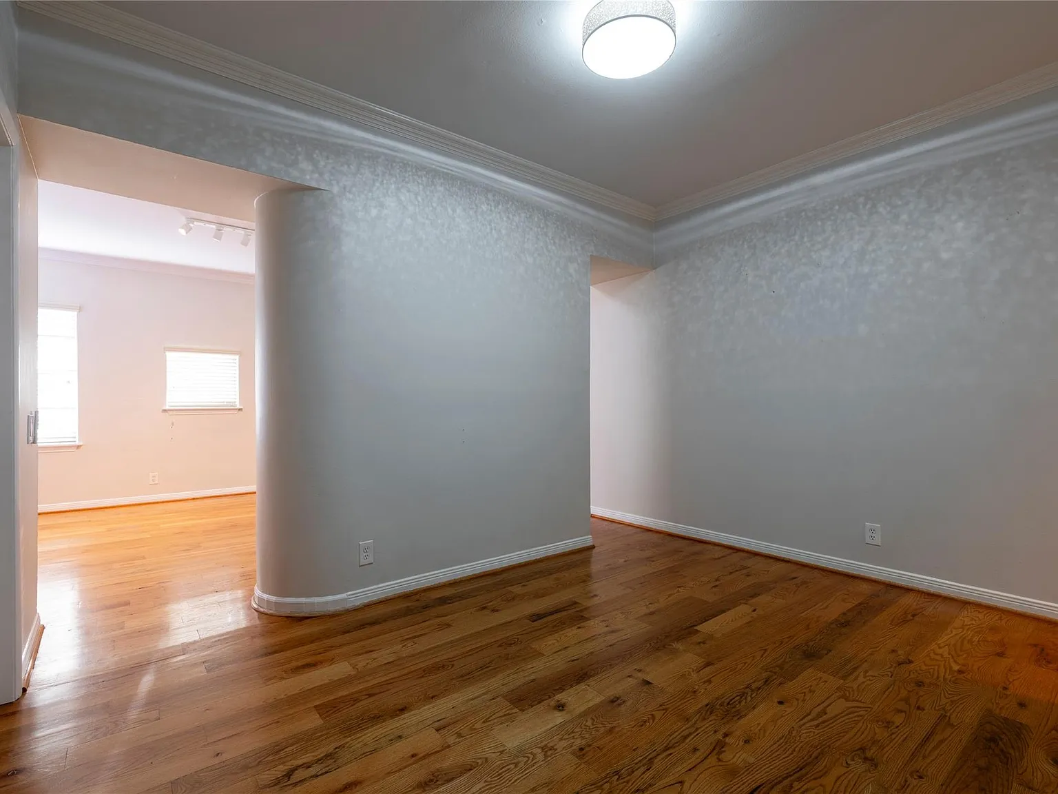 2 bed, 2.5 bath, 1464 sqft, $3,200 — Photo 3