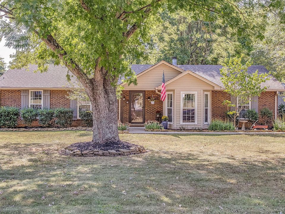 1st image of 506 Countrywood Dr